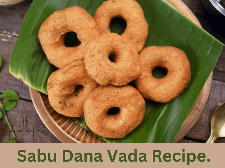 vadas in banana leafs
